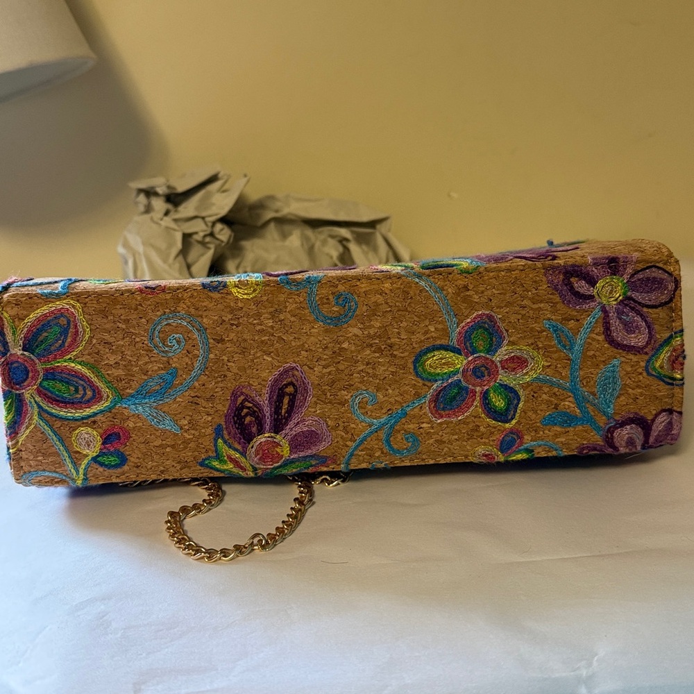 Floral Embroidered Cork Handbag with Gold chain - Picture 8 of 9